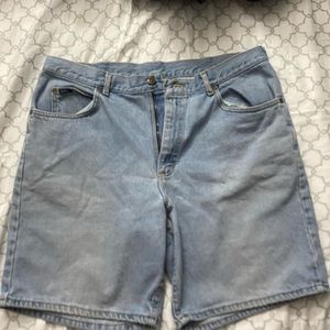 Vintage 2000’s Lee Legendary Men’s Jorts Size: 38 !